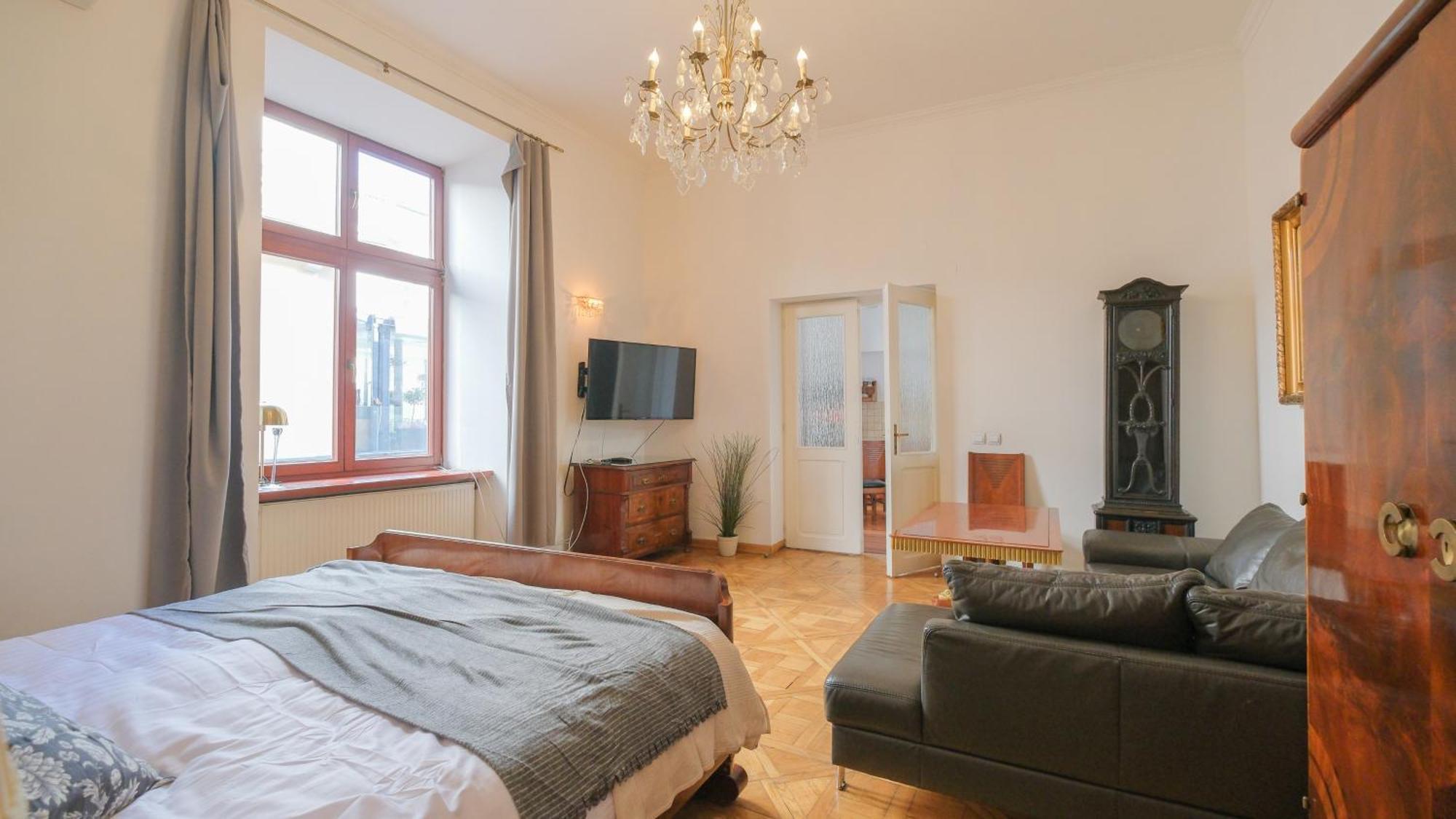 Vintage Florianska Street Apartment *